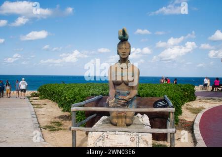 Isla Mujeres, Mexico - February 20,2016: Ixchel is a Mayan goddess of midwifery, fertility, and medicine in ancient Maya culture. Some women come to I Stock Photo