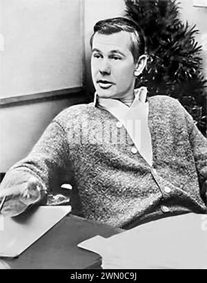 Johnny Carson. Portrait of the American television host, comedian and, writer, John William Carson (1925-2005), publicity photo, 1965 Stock Photo