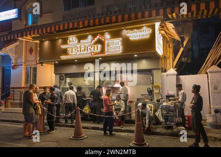 Bademiya food stall Colaba Mumbai Bombay Maharashtra India Stock Photo