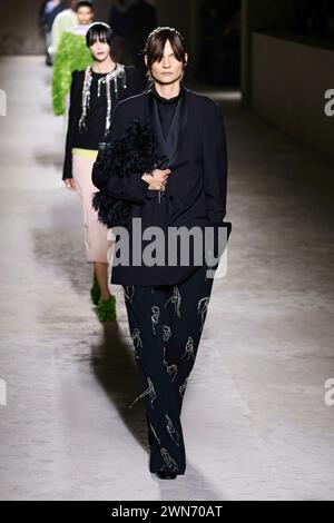 DRIES VAN NOTEN Autumn-Winter 2025 runway during Paris Fashion Week on ...