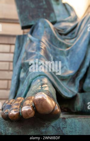 David Hume's Statue, Edinburgh. Touching this 18th-century Scottish philosopher’s toe allegedly conjures good fortune Stock Photo