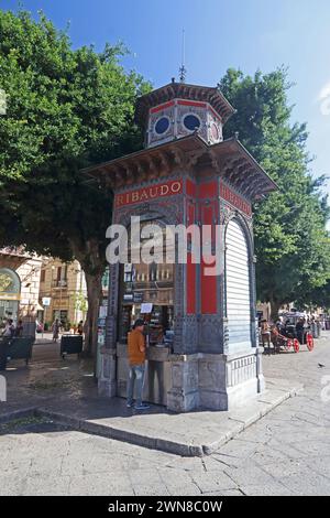 Od fashioned Ribaudo tobacconist kiosk, Palermo, Sicily Stock Photo