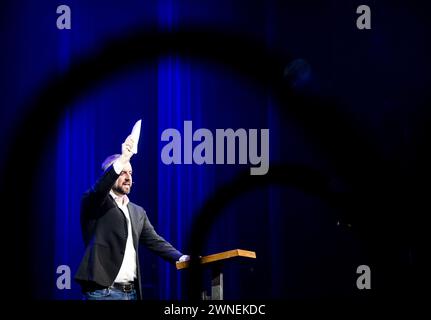 BUSSUM - Party chairman Jimmy Dijk gives a speech during an SP party conference. During the meeting, the new party board will be elected and the election program for the European elections will be discussed. ANP SEM VAN DER WAL netherlands out - belgium out Credit: ANP/Alamy Live News Stock Photo