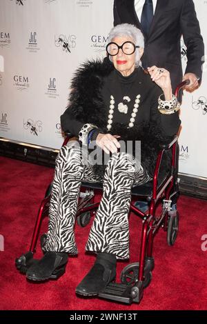 **FILE PHOTO** Iris Apfel Has Passed Away. NEW YORK, NY - JANUARY 10: Iris Apfel attends the Jewelry Information CenterÕs 12th Annual GEM Awards Gala at Cipriani on January 10, 2014 in New York City. Credit: MediaPunch Credit: MediaPunch Inc/Alamy Live News Stock Photo