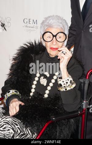 **FILE PHOTO** Iris Apfel Has Passed Away. NEW YORK, NY - JANUARY 10: Iris Apfel attends the Jewelry Information CenterÕs 12th Annual GEM Awards Gala at Cipriani on January 10, 2014 in New York City. Credit: MediaPunch Credit: MediaPunch Inc/Alamy Live News Stock Photo
