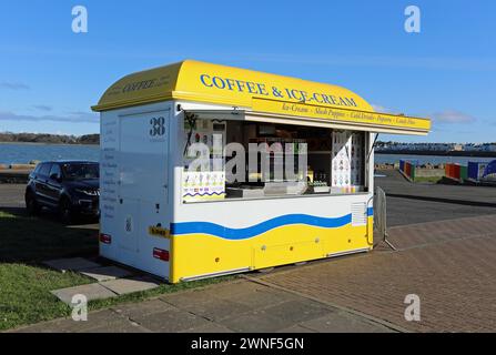 Seaside coffee and ice cream kiosk at Bangor in County Down Stock Photo