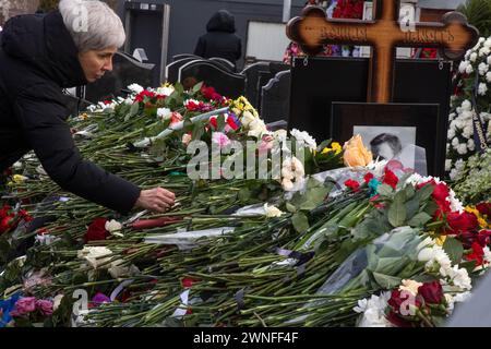 Moscow, Russia. 2nd of March, 2024. People visit the grave of Russian opposition leader Alexei Navalny at the Borisovo cemetery in Moscow, the next day after Navalny's funeral, Russia. Credit: Nikolay Vinokurov/Alamy Live News Stock Photo