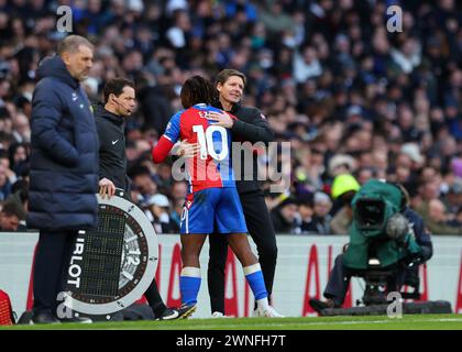Tottenham Hotspur Stadium, London, UK. 2nd Mar, 2024. Premier League Football, Tottenham Hotspur versus Crystal Palace; Crystal Palace Manager Oliver Glasner hugs Eberechi Eze of Crystal Palace after the Palace striker is subbed off for Matheus Franca of Crystal Palace in the 64th minute Credit: Action Plus Sports/Alamy Live News Stock Photo