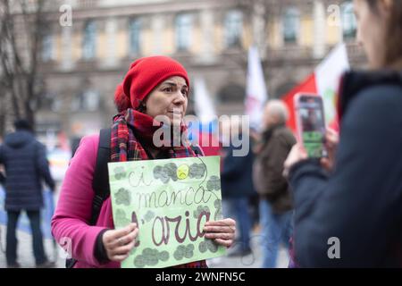 Milano, Italia. 02nd Mar, 2024. Foto Stefano Porta/LaPresse02-03-2024, Milano, Italia - Cronaca - Largo Cairoli manifestazione &#x201c;Vietato respirare&#x201d; per chiedere aria pulita in Lombardia March 2, 2024, Milan, Italy - News - Largo Cairoli &#x201c;Forbidden to Breathe&#x201d; demonstration to demand clean air in Lombardy Credit: LaPresse/Alamy Live News Stock Photo