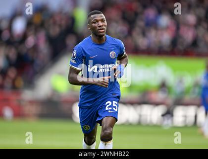Moisés Caicedo of Chelsea, during the Premier League match Brentford vs Chelsea at The Gtech Community Stadium, London, United Kingdom, 2nd March 2024  (Photo by Cody Froggatt/News Images) Stock Photo