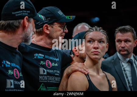 San Juan, Puerto Rico. 02nd Mar, 2024. Boxing: Featherweight, women, world championship fight, Serrano (Puerto Rico) - Meinke (Germany). Nina Meinke stands together with her team. Credit: Kendall Torres/dpa/Alamy Live News Stock Photo