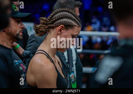 San Juan, Puerto Rico. 02nd Mar, 2024. Boxing: Featherweight, women, world championship fight, Serrano (Puerto Rico) - Meinke (Germany). Nina Meinke lowers her head after the fight is called off. Credit: Kendall Torres/dpa/Alamy Live News Stock Photo