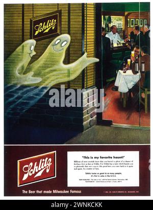 1952 Schlitz beer print ad. 'This is my favorite haunt' Stock Photo