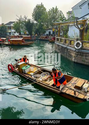 Suzhou, China, Chinese Migrant Workers, Cleaning Canal, Street Scenes, Old Town Historic Center, Grand Canal Stock Photo