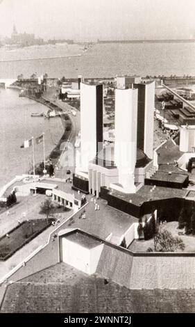 Photo taken from the album of an italian Jewish family (Jarach) travelling to  the international Expo of Chicago back in the summer of 1933. The photo shows the Federal Building Stock Photo