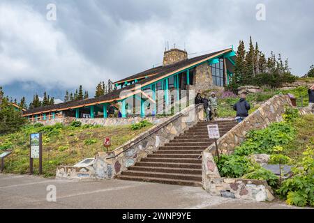 Tourists at the Logan Pass Visitor Center in Glacier National Park in Montana Stock Photo