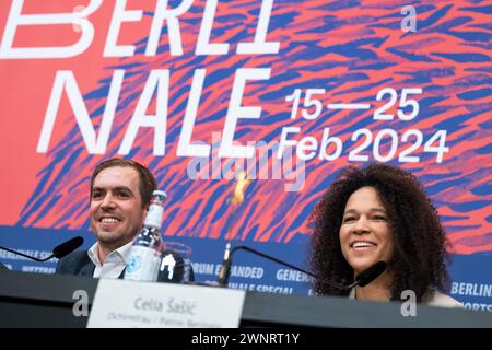 Fußballer Philipp Lahm und Celia äaöic Schirmherren Berlinale Meets Fußball Project während der Pressekonferenz zum Film Elf Mal Morgen anlässlich der 74. Internationalen Filmfestspiele Berlin. / Soccer players Philipp Lahm and Celia äaöic Patrons of the Berlinale Meets Fußball Project during the press conference for the film Elf Mal Morgen on the occasion of the 74th Berlin International Film Festival. snapshot-photography/K.M.Krause *** Soccer players Philipp Lahm and Celia äaöic Patrons of the Berlinale Meets Fußball Project during the press conference for the film Elf Mal Morgen on the occ Stock Photo