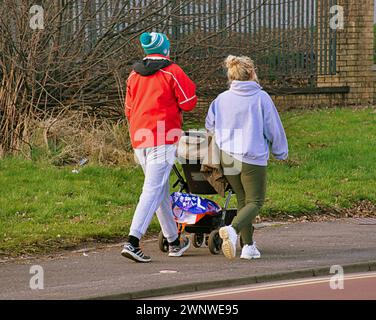 Glasgow, Scotland, UK. 4th March, 2024: UK Weather:  Sunny in the north west of the city . Credit Gerard Ferry/Alamy Live News Stock Photo