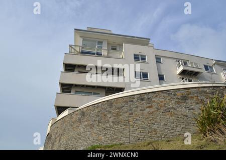 The Osborne Clifftop Apartment Building by Rotherslade Bay, Swansea, Wales, United Kingdom. 19th February 2024. Stock Photo