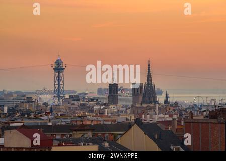 Skyline of the towers of Barcelona Cathedral and the Jaume I tower at sunset (Barcelona, Catalonia, Spain) ESP: Skyline de las torres de la catedral Stock Photo