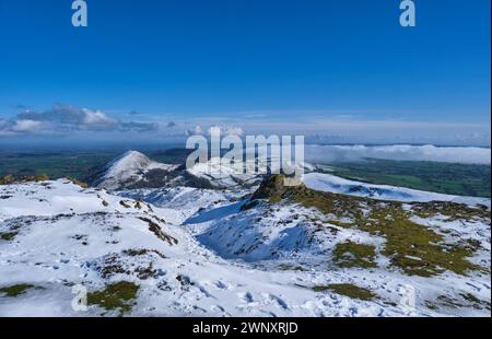 Snow on The Lawley, Hoar Edge, and Yell Bank, seen from a snowy Caer Caradoc, Church Stretton, Shropshire Stock Photo