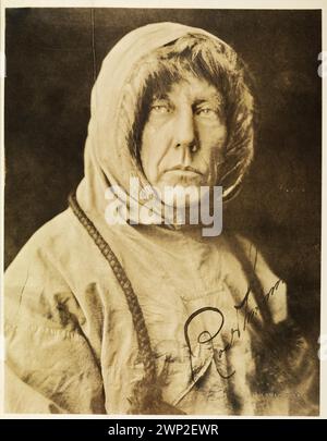 Portrait of Polar Explorer Roald Amundsen in Polar jacket, 1920 Stock Photo