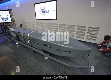 Schrobenhausen, Germany. 05th Mar, 2024. An exhibit of a Taurus KEPD 350 cruise missile is on display in the showroom of defense contractor MBDA. Credit: Karl-Josef Hildenbrand/dpa/Alamy Live News Stock Photo