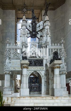 The tomb of Christopher Columbus in the Columbus Lighthouse in Santo Domingo, Dominican Republic. Stock Photo