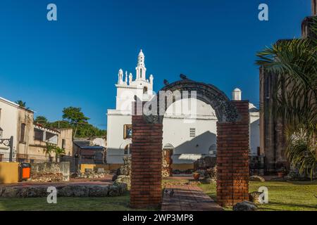 Our Lady of Altagracia Church & ruins of the Hospital of San Nicolas of Bari, Santo Domingo, Dominican Republic.  This was the first hospital built in Stock Photo