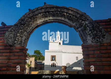 Our Lady of Altagracia Church & ruins of the Hospital of San Nicolas of Bari, Santo Domingo, Dominican Republic.  This was the first hospital built in Stock Photo