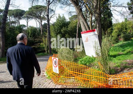 Roma, Italia. 05th Mar, 2024. Foto Valentina Stefanelli/LaPresse 05/03/2024 - Roma, Italia - Cronaca - Sopralluogo del Sindaco Roberto Gualtieri a Villa Ada. Nella foto il Sindaco Roberto Gualtieri durante il sopralluogo a Villa Ada Credit: LaPresse/Alamy Live News Stock Photo