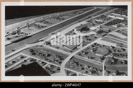 National Museum in Warsaw. The exhibition 'Warsaw yesterday, today, Tomorrow' (13 October 1938-30 April 1939). Sala 10. 'Urban development of the city, field policy and communication conditions' - a model of the designed sports areas in Siekierki with a regatta track and stadium; Plater-Zyberk, Stefan (1891-1943); 1938-1939 (1938-00-00-1939-00-00);National Museum in Warsaw (1862-), National Museum in Warsaw (1862-) - exhibitions, Siekierki (Warsaw - District), Warsaw (Masovian Voivodeship), Warsaw yesterday, today, tomorrow (Warsaw - exhibition - 1938/1939), Architecture, Polish architecture, Stock Photo