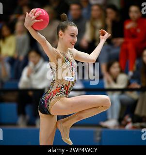 World champion Darja Varfolomeev (GER), action, ball, rhythmic gymnastics, RSG, Schmiden International 2024, Fellbach, Baden-Wuerttemberg, Germany Stock Photo