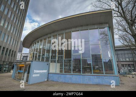 Tränenpalast, Museum zur Deutschen Teilung und Mauerfall, Friedrichstraße, Mitte, Berlin, Deutschland Stock Photo