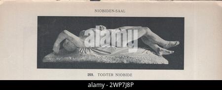 Adolf Furtwängler : Glyptothek 1907 / Illustrierter Katalog der Glyptothek König Ludwig's I. zu München / Kastner & Callwey, 1907 / Illustrated catalogue of the Glyptothek of King Ludwig I in Munich at 1907 / Todter Niobide - Dead Niobid Stock Photo
