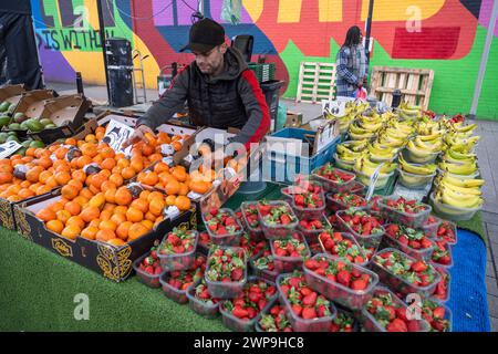 London, UK.  6 March 2024. The outdoor market in Dalston, East London, as Jeremy Hunt, Chancellor of the Exchequer, delivers his Budget speech to MPs in the House of Commons.  Credit: Stephen Chung / Alamy Live News Stock Photo