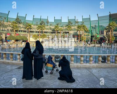 Saudia Arabia, Riyadh, 2024-02-08. Daily life in Saudi Arabia. Since 2019, the Kingdom has been actively preparing for the post-oil era and opening up to foreign visitors, especially non-Muslim tourists. Photograph by Fred MARIE / Collectif DR.  Arabie saoudite, Riyad, 2024-02-08. Vie quotidienne en Arabie saoudite. Depuis 2019, le Royaume prepare activement l apres-petrole et s ouvre aux visiteurs etrangers, notamment aux touristes non-musulmans. Photographie de Fred MARIE / Collectif DR Stock Photo