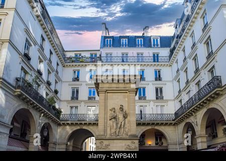 The beautiful facades of the 7e arrondissement, rue Saint-Dominique in Paris, France Stock Photo