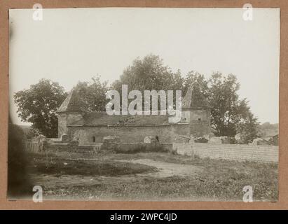 O Yka (Olica, Ukraine). Radziwi Castle - Taras;  around 1916 (negative); around 1916-1927 (print) (1915-00-00-1927-00-00); Stock Photo