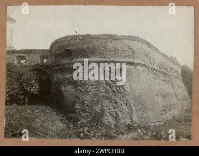 O Yka (Olica, Ukraine). Radziwi Castle - defensive wall (Bastion);  around 1916 (negative); around 1916-1927 (print) (1915-00-00-1927-00-00); Stock Photo