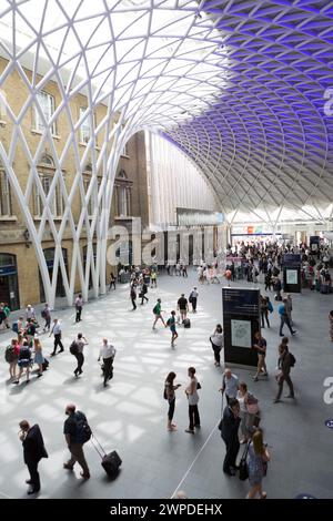 UK, London, the departure hall, Kings Cross railway station. Stock Photo
