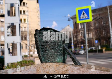 Noah's Ark, a bronze mini statue by Hungarian Ukrainian sculptor Mihaly Kolodko, Bethlen Gabor Square, Budapest, Hungary Stock Photo