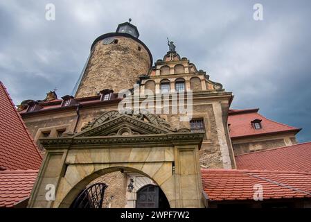 The front wall of Czocha Castle was built in the 13th century as a border stronghold.  It currently serves as a hotel and tourist attraction.  Sucha, Stock Photo