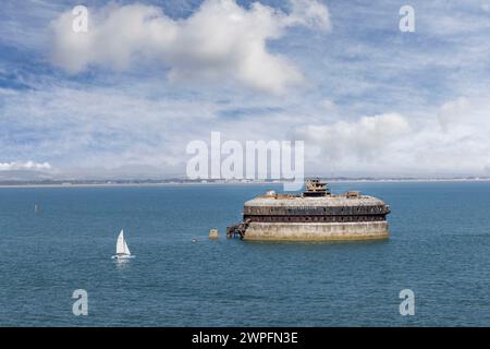 Horse Sand Fort, one of the four Solent Forts, Solent, Portsmouth, England, UK, defences during Napoleonic war, completed in 1880 Stock Photo