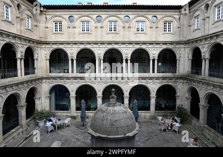 Monasterio de San Vicente del Pino, cloister neoclassic 16th century (currently Parador de Turismo). Monforte de Lemos, Lugo, Galicia, Spain. Stock Photo