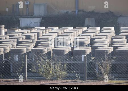 La Hague, France. 07th Mar, 2024. Nuclear containers during a visit of Orano la Hague, a nuclear fuel reprocessing plant, in La Hague, northwestern France, on March 7, 2024. Photo by Raphael Lafargue/ABACAPRESS.COM Credit: Abaca Press/Alamy Live News Stock Photo