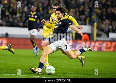 Brussels, Belgium. 07th Mar, 2024. Union's Alessio Castro-Montes and Fenerbahce's Ferdi Kadioglu fight for the ball during a soccer game between Belgian club Royale Union Saint Gilloise and Turkish club Fenerbahce, on Thursday 07 March 2024 in Brussels, the first leg of the 1/8 finals of the UEFA Conference League competition. BELGA PHOTO LAURIE DIEFFEMBACQ Credit: Belga News Agency/Alamy Live News Stock Photo