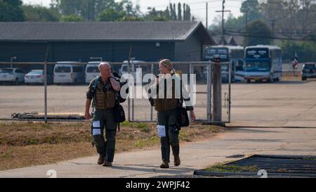 Col. Matthew C. Gaetke, left, 8th Fighter Wing commander, and 2nd Lt. Brynn Lunaas, 80th Fighter Squadron F-16 Fighting Falcon pilot, walk Stock Photo