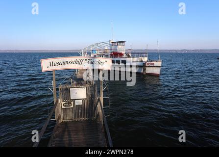 Tutzing, Bayern, Deutschland 08. März 2024: Ein Frühlingstag in Tutzing Landkreis Starnberg. Hier der Blick vom Kustermannpark auf das Museumsschiff Tutzing, MS Tutzing, welches ein Restaurant beinhaltet, hier am Starnberger See *** Tutzing, Bavaria, Germany 08 March 2024 A spring day in Tutzing, Starnberg district Here the view from Kustermannpark to the museum ship Tutzing, MS Tutzing, which contains a restaurant, here on Lake Starnberg Stock Photo