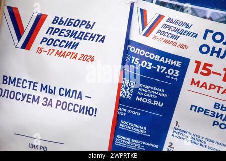 Moscow, Russia. 2nd of March, 2024. An information banner on a street stand informing about the presidential elections in Moscow, Russia Stock Photo